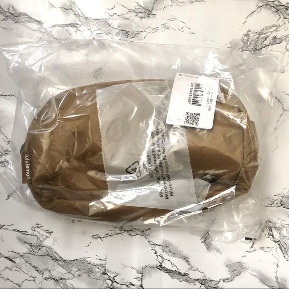 Lululemon Everywhere Belt Bag Burnt Caramel Extended Strap - Picture 5 of 6